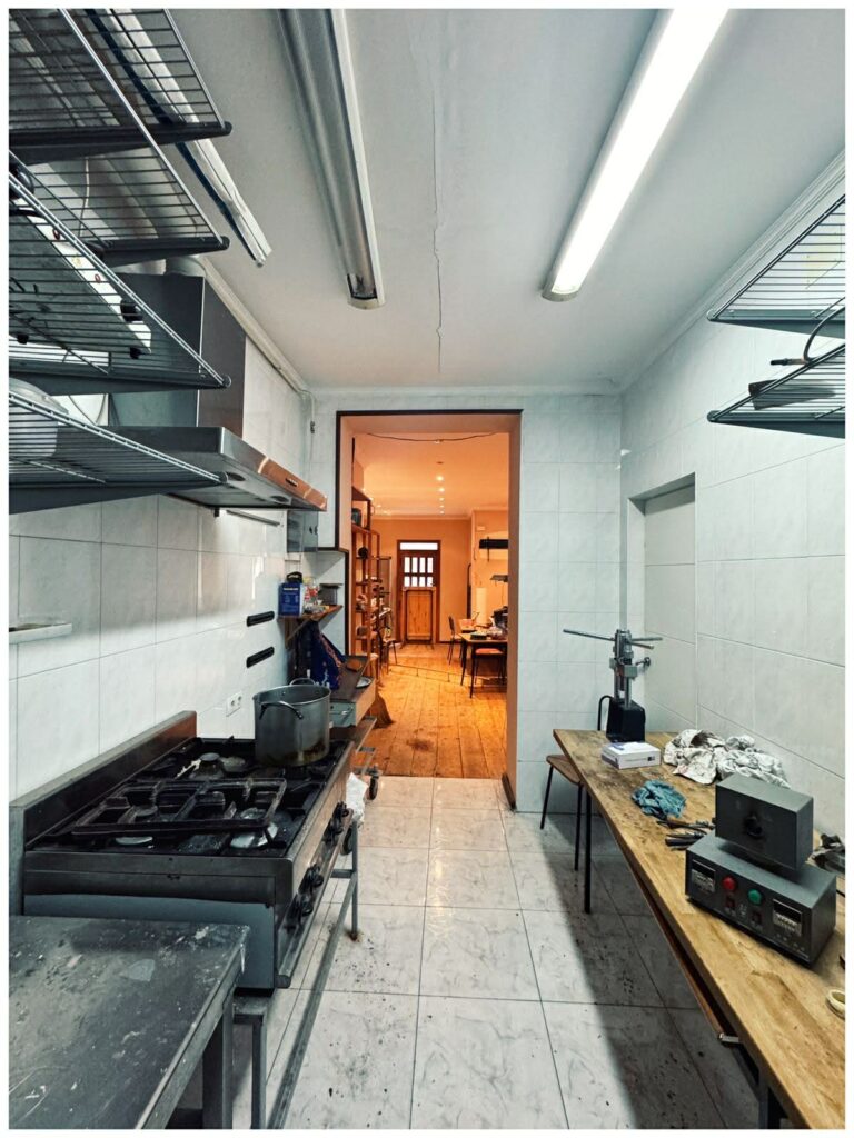 84e3cb6e 925e 4484 aab6 6a691738b8a 768x1024